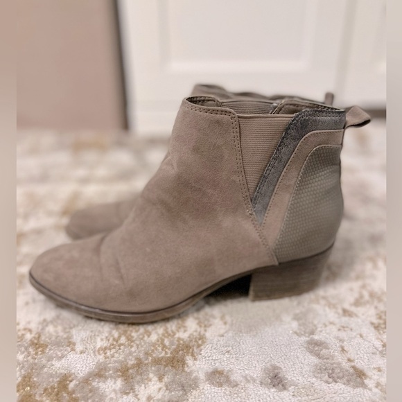 Madden Girl “Hooper” Booties - Picture 3 of 6